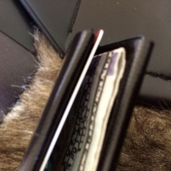 Minimalist Wallet - Picture 4 of 4